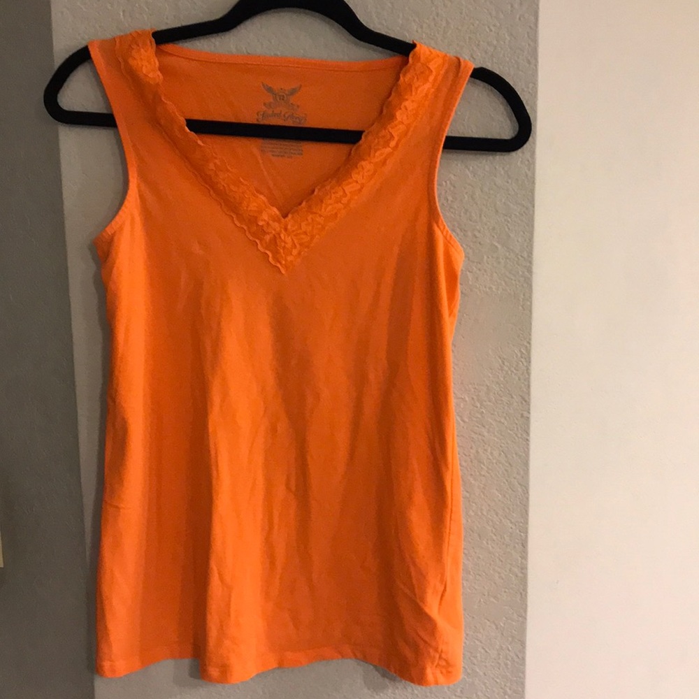 BUNDLE ONLY PLS.  Cute laced top